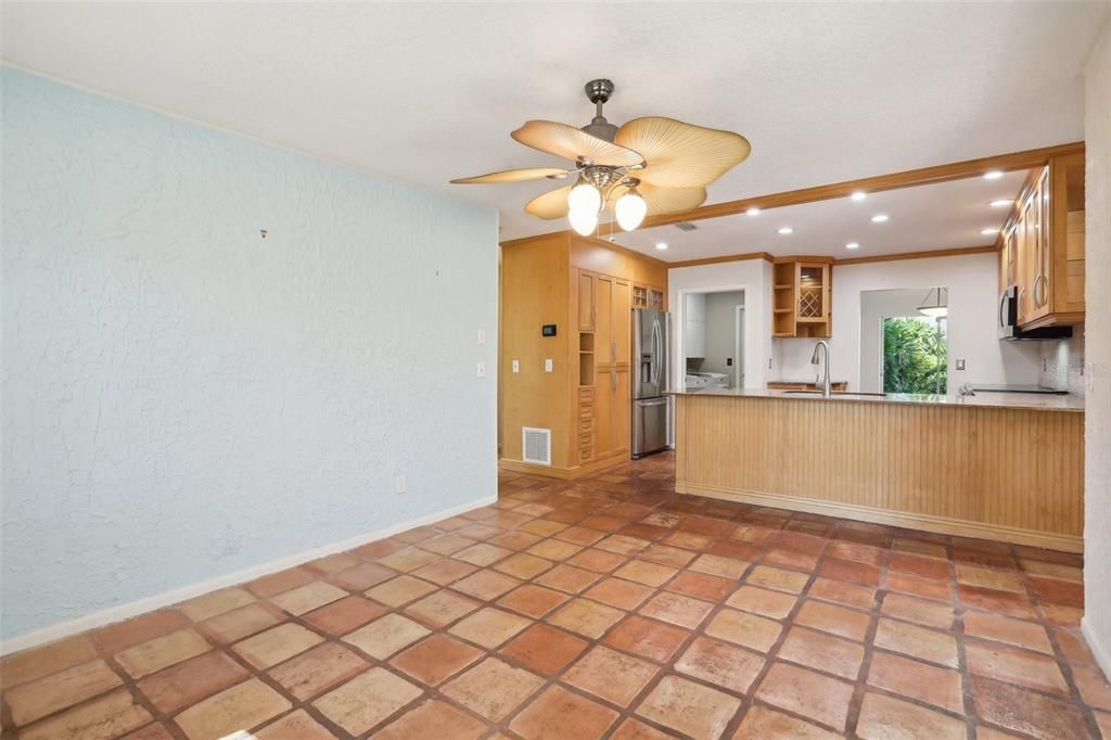 For Sale: $500,000 (3 beds, 2 baths, 1699 Square Feet)