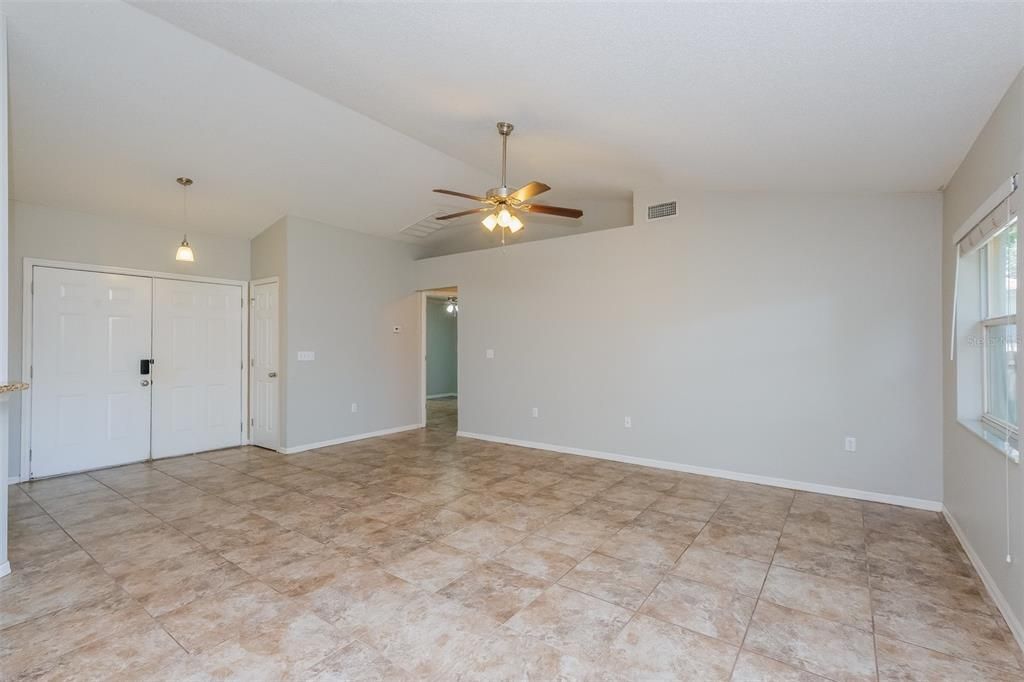 For Rent: $2,160 (3 beds, 2 baths, 1449 Square Feet)