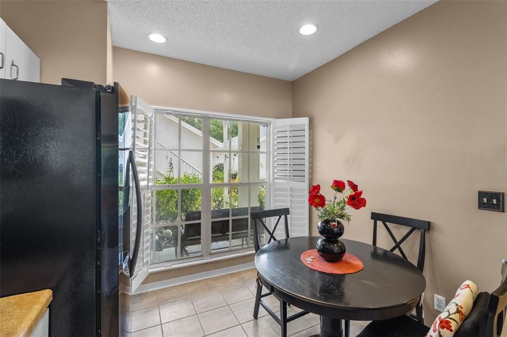 For Sale: $385,000 (2 beds, 2 baths, 1245 Square Feet)