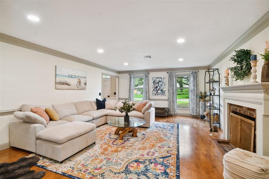 Active With Contract: $935,000 (4 beds, 3 baths, 4157 Square Feet)