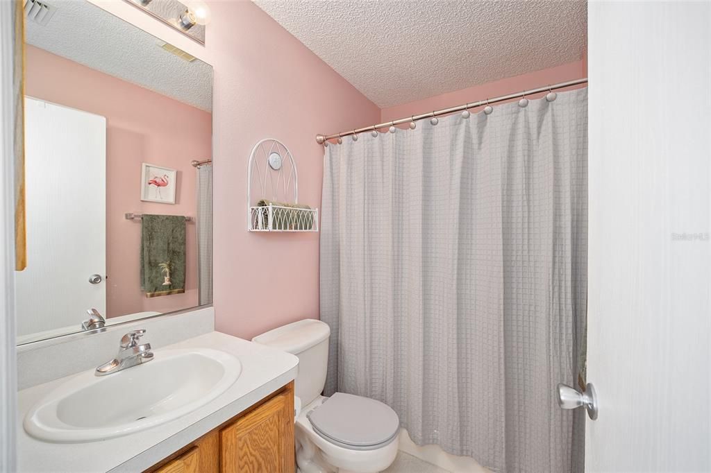 For Sale: $259,900 (2 beds, 2 baths, 1163 Square Feet)