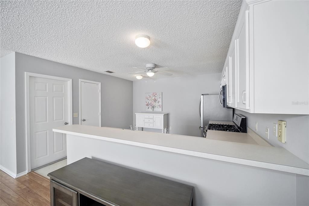 For Sale: $259,900 (2 beds, 2 baths, 1163 Square Feet)