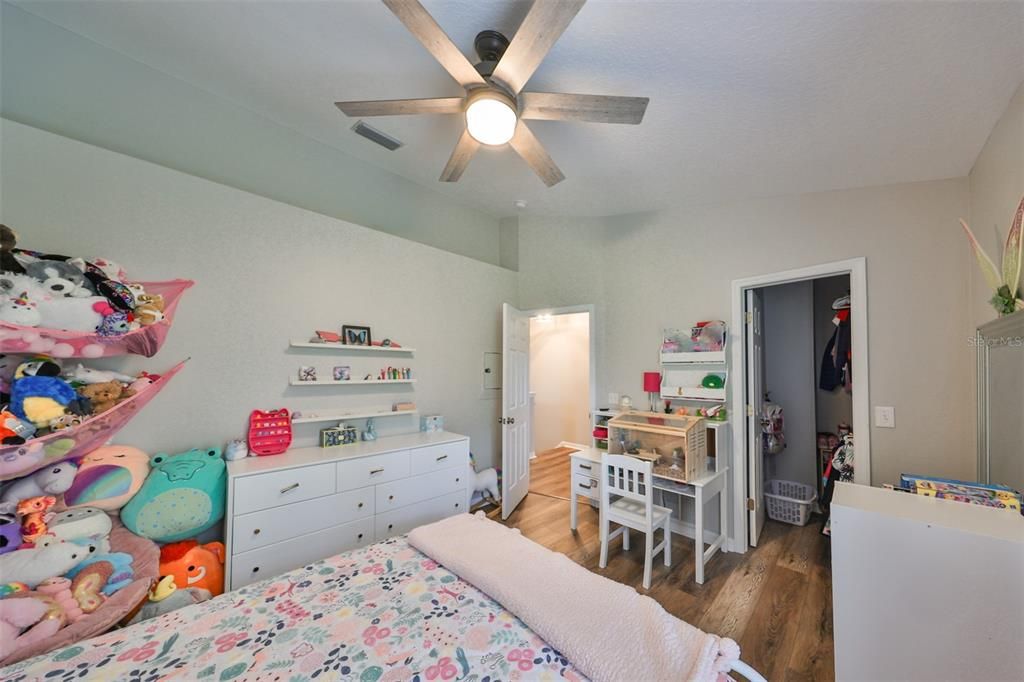 For Sale: $250,000 (2 beds, 1 baths, 1242 Square Feet)