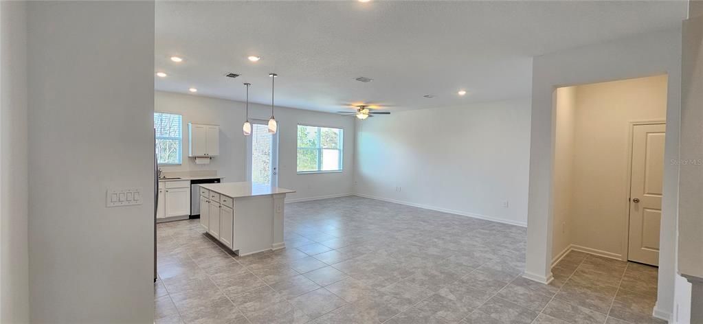 Active With Contract: $2,150 (3 beds, 2 baths, 1864 Square Feet)