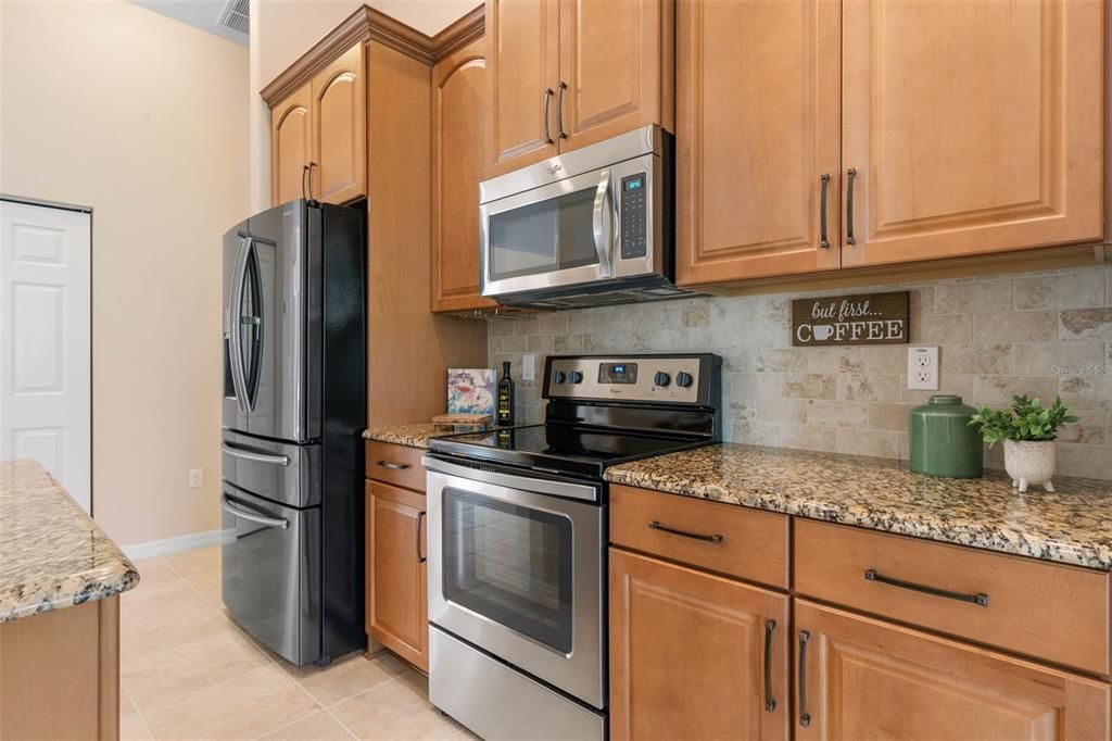 For Sale: $485,000 (4 beds, 2 baths, 2490 Square Feet)