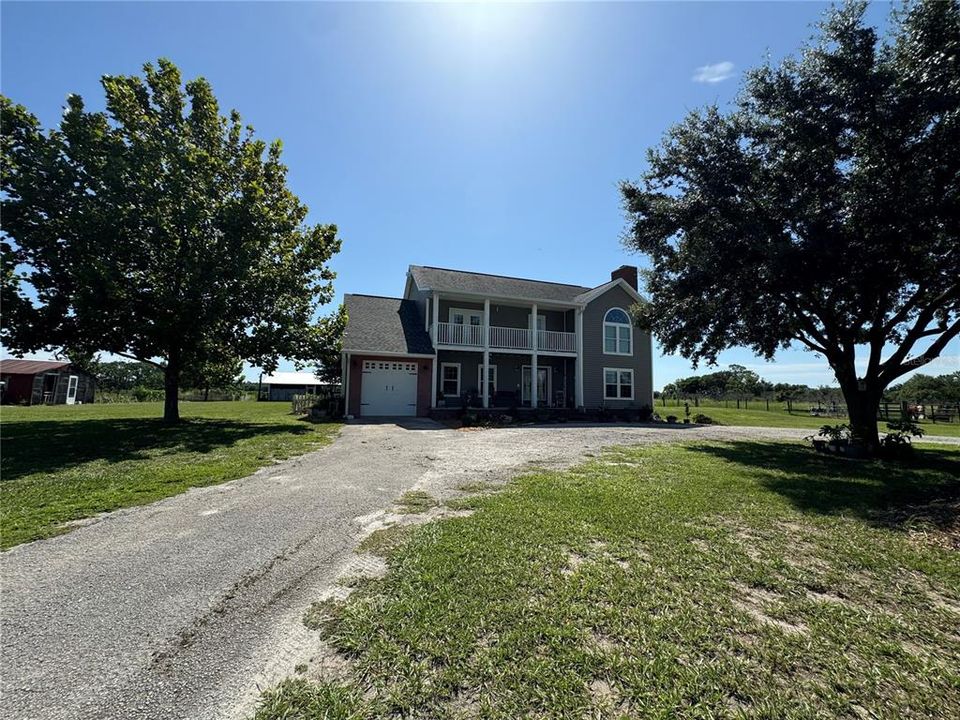 For Sale: $895,000 (3 beds, 3 baths, 2488 Square Feet)