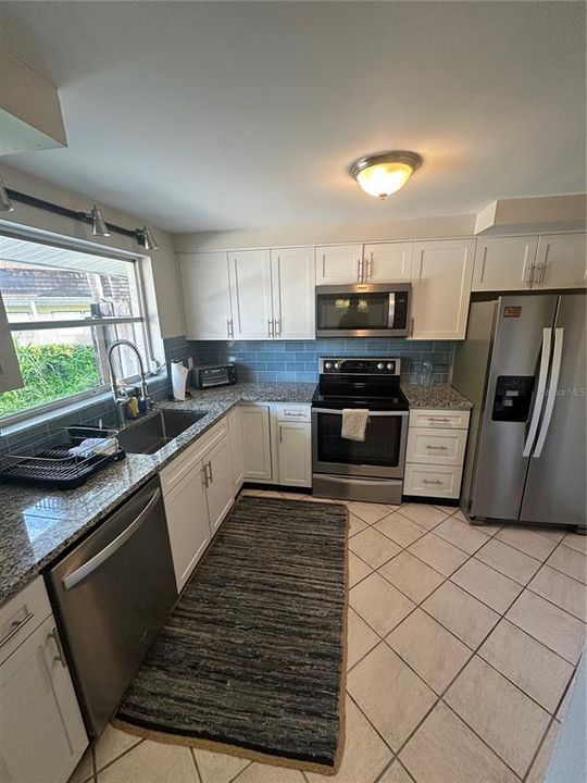 For Rent: $2,750 (2 beds, 2 baths, 1280 Square Feet)