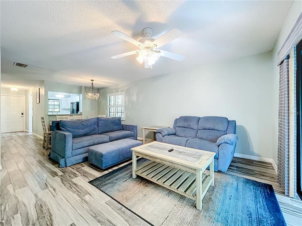 Active With Contract: $249,900 (2 beds, 2 baths, 1151 Square Feet)