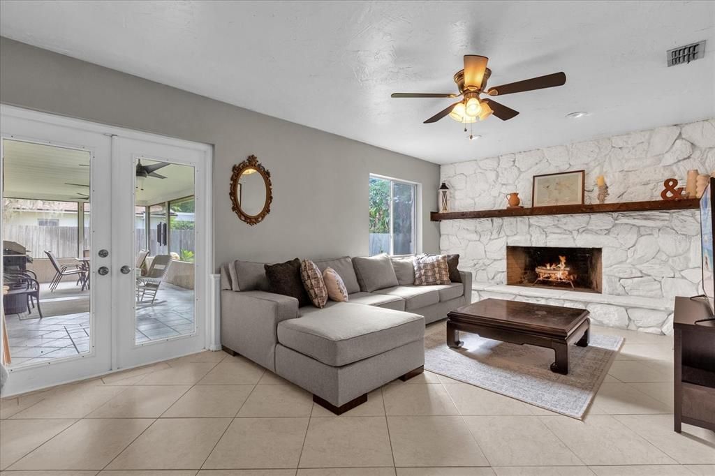 Active With Contract: $399,000 (3 beds, 2 baths, 1624 Square Feet)