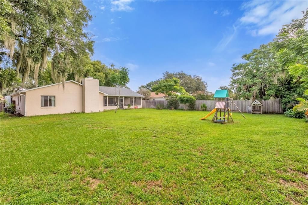 Active With Contract: $399,000 (3 beds, 2 baths, 1624 Square Feet)