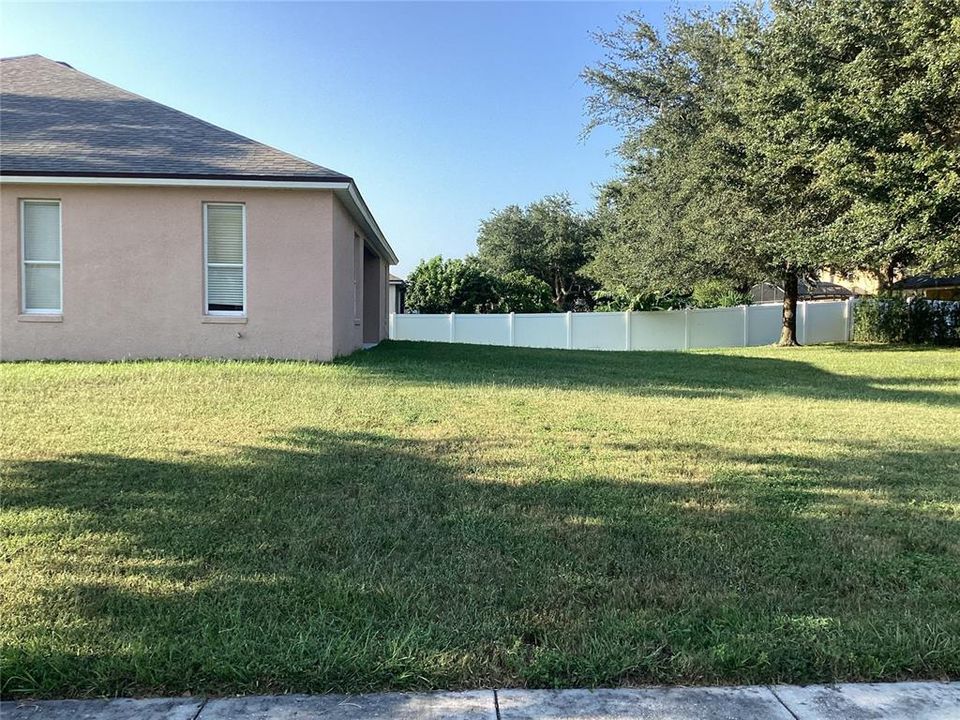 For Rent: $3,095 (4 beds, 3 baths, 2730 Square Feet)