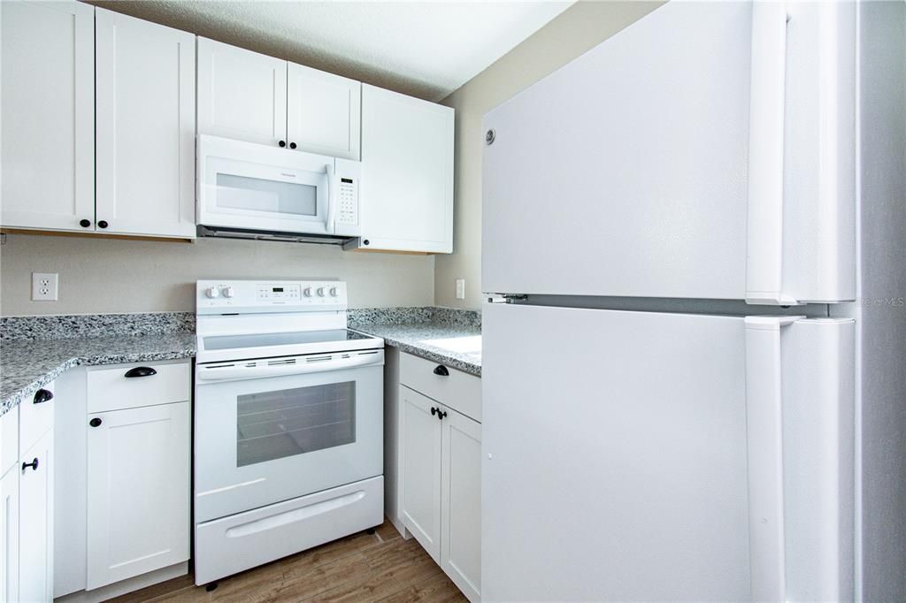 For Rent: $1,500 (2 beds, 2 baths, 864 Square Feet)