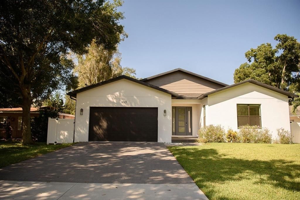 Recently Rented: $4,450 (4 beds, 3 baths, 2255 Square Feet)