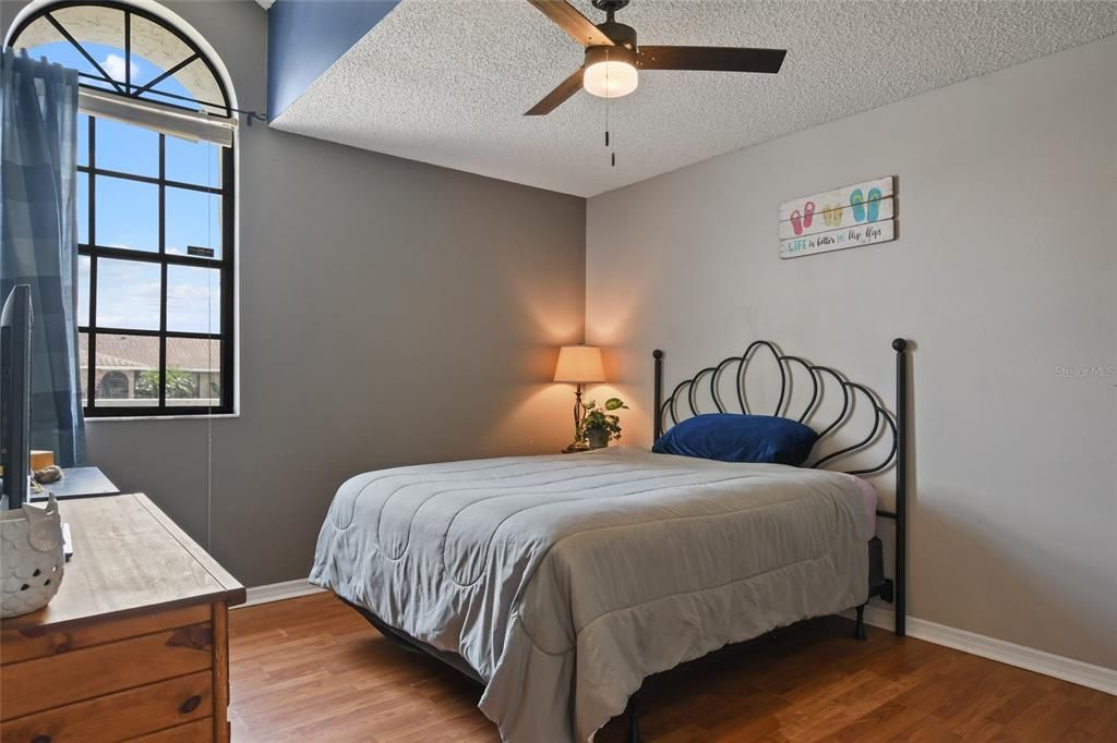 Bright & Roomy Second Bedroom