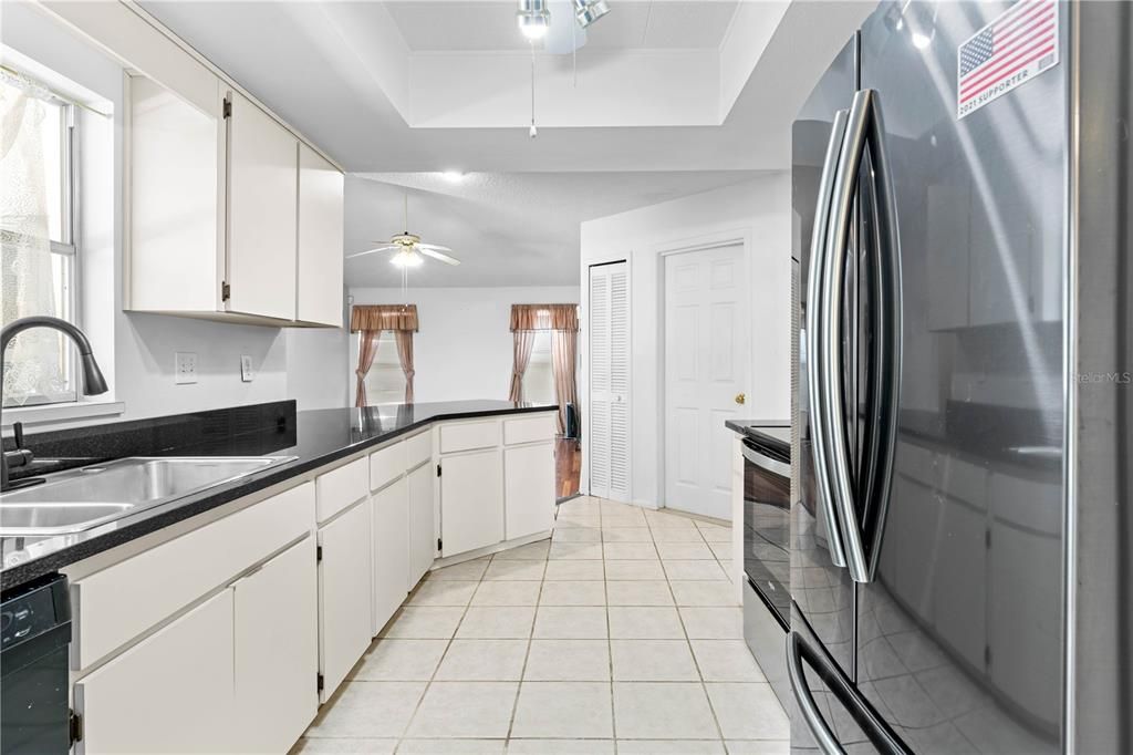 Activo con contrato: $329,999 (3 camas, 2 baños, 1604 Pies cuadrados)