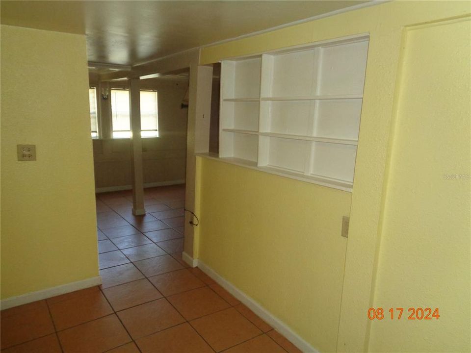 For Rent: $1,050 (1 beds, 1 baths, 400 Square Feet)