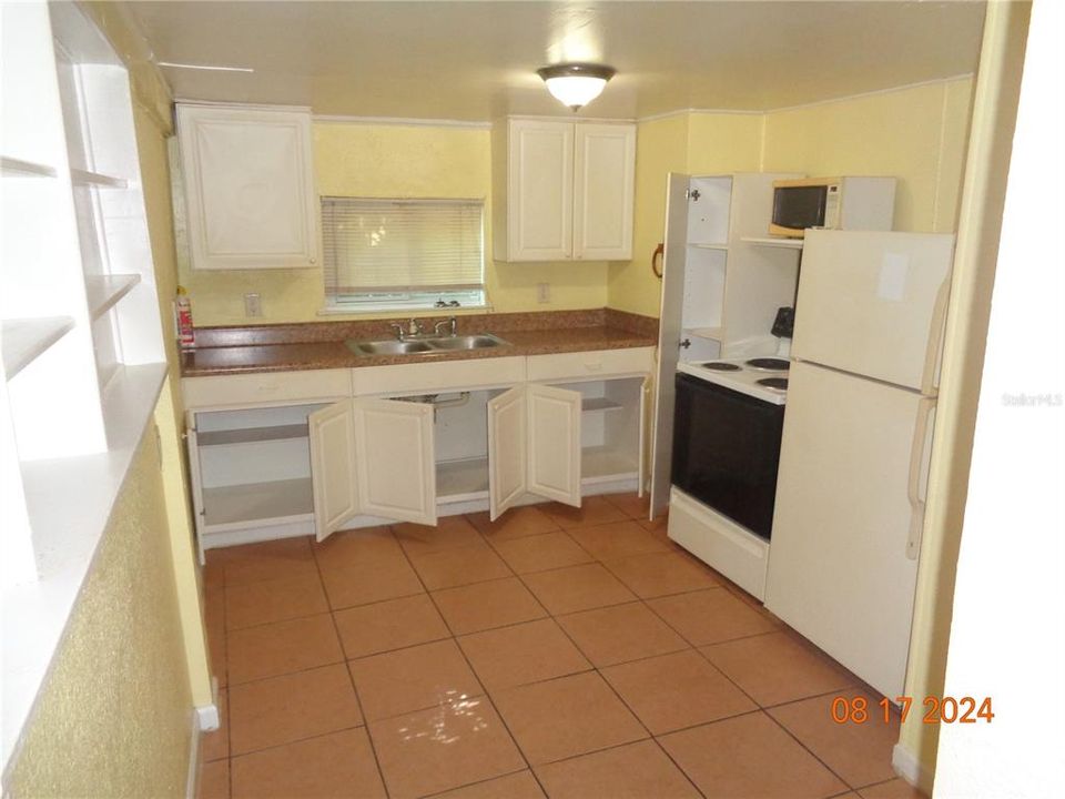 For Rent: $1,050 (1 beds, 1 baths, 400 Square Feet)