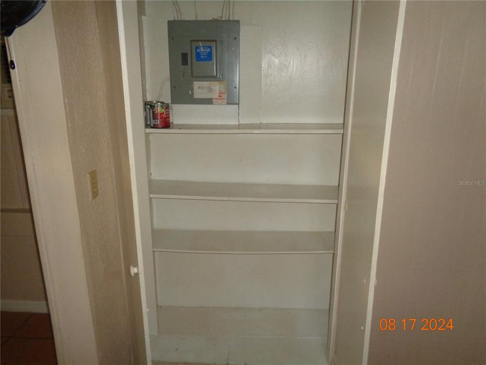 For Rent: $1,050 (1 beds, 1 baths, 400 Square Feet)