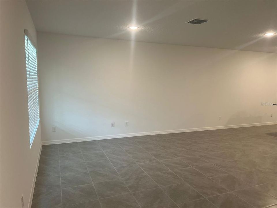 Active With Contract: $2,450 (3 beds, 2 baths, 1536 Square Feet)