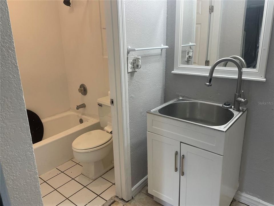 For Sale: $64,990 (1 beds, 1 baths, 276 Square Feet)