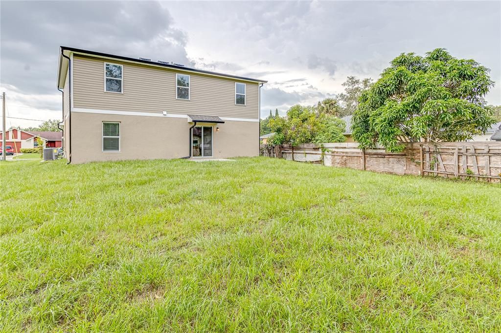 Active With Contract: $2,250 (4 beds, 3 baths, 1941 Square Feet)