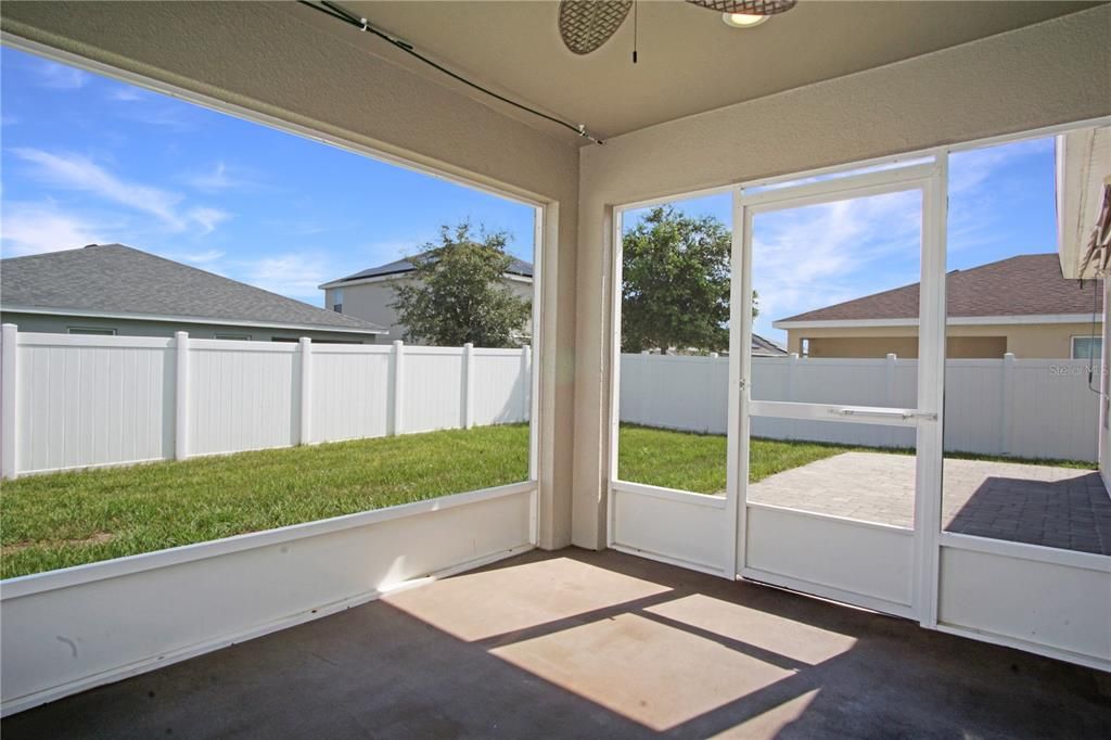 Active With Contract: $1,900 (3 beds, 2 baths, 1323 Square Feet)