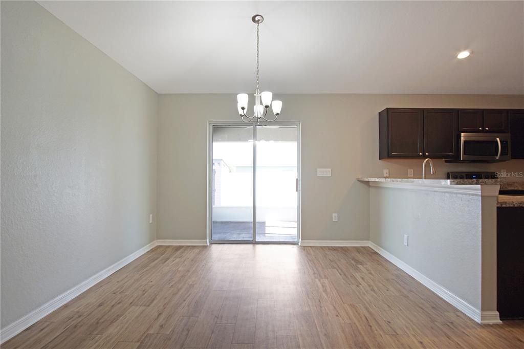 Active With Contract: $1,900 (3 beds, 2 baths, 1323 Square Feet)