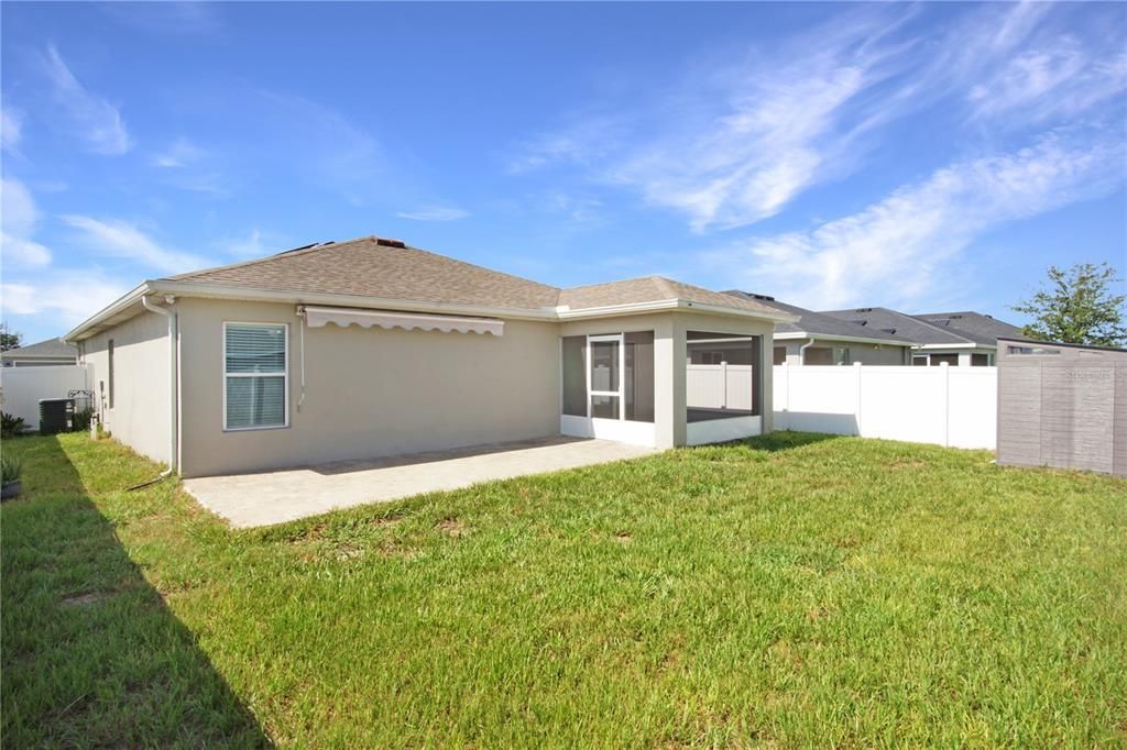 Active With Contract: $1,900 (3 beds, 2 baths, 1323 Square Feet)