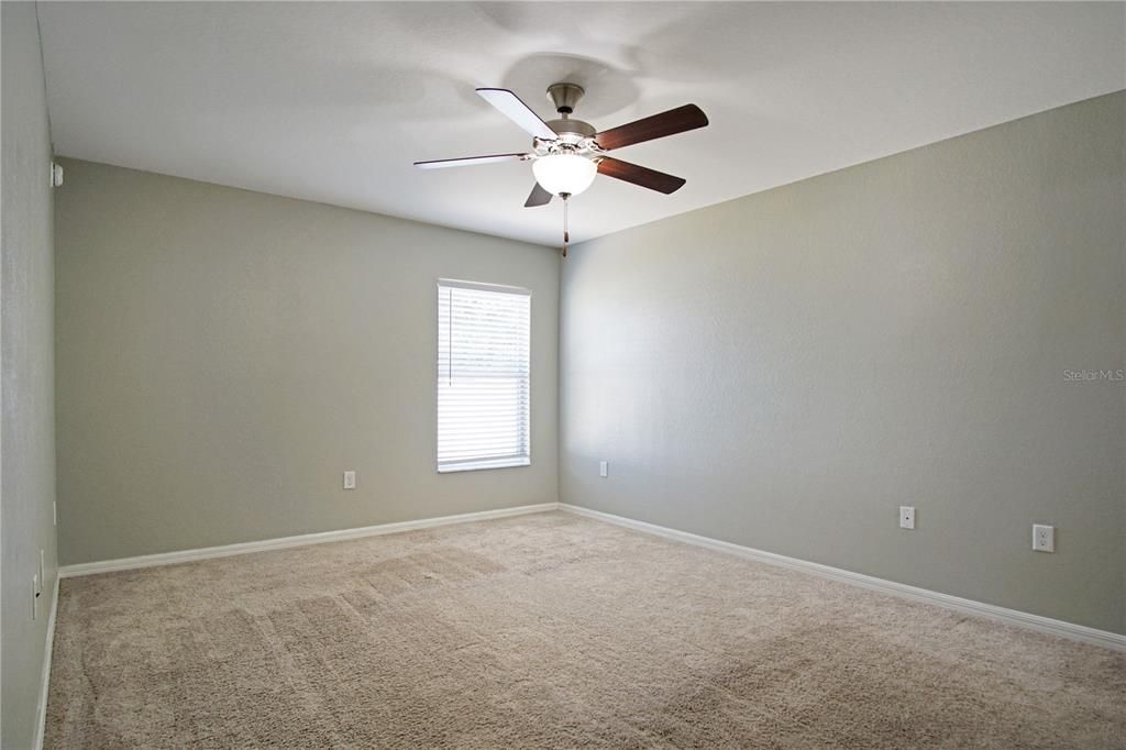 Active With Contract: $1,900 (3 beds, 2 baths, 1323 Square Feet)