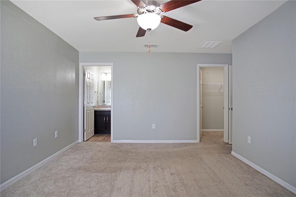 Active With Contract: $1,900 (3 beds, 2 baths, 1323 Square Feet)