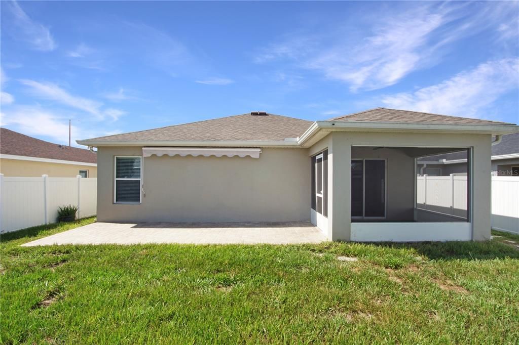 Active With Contract: $1,900 (3 beds, 2 baths, 1323 Square Feet)