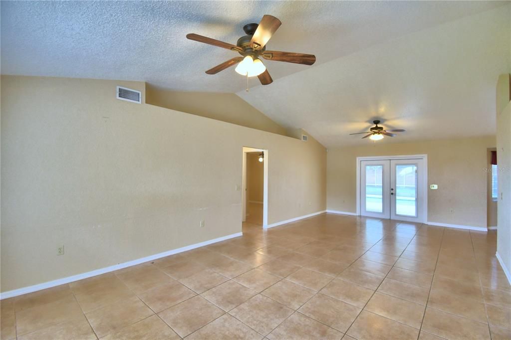 For Sale: $340,000 (3 beds, 2 baths, 1580 Square Feet)