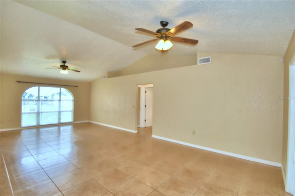 For Sale: $360,000 (3 beds, 2 baths, 1580 Square Feet)