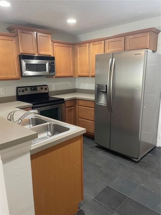 For Rent: $2,150 (3 beds, 2 baths, 1468 Square Feet)