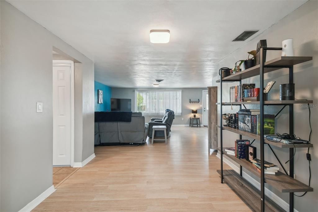 Active With Contract: $234,900 (2 beds, 2 baths, 1360 Square Feet)