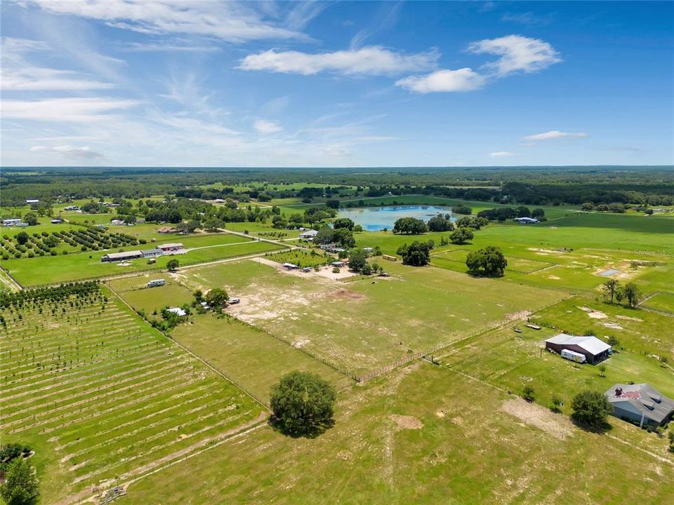 На продажу: $430,000 (10.33 acres)