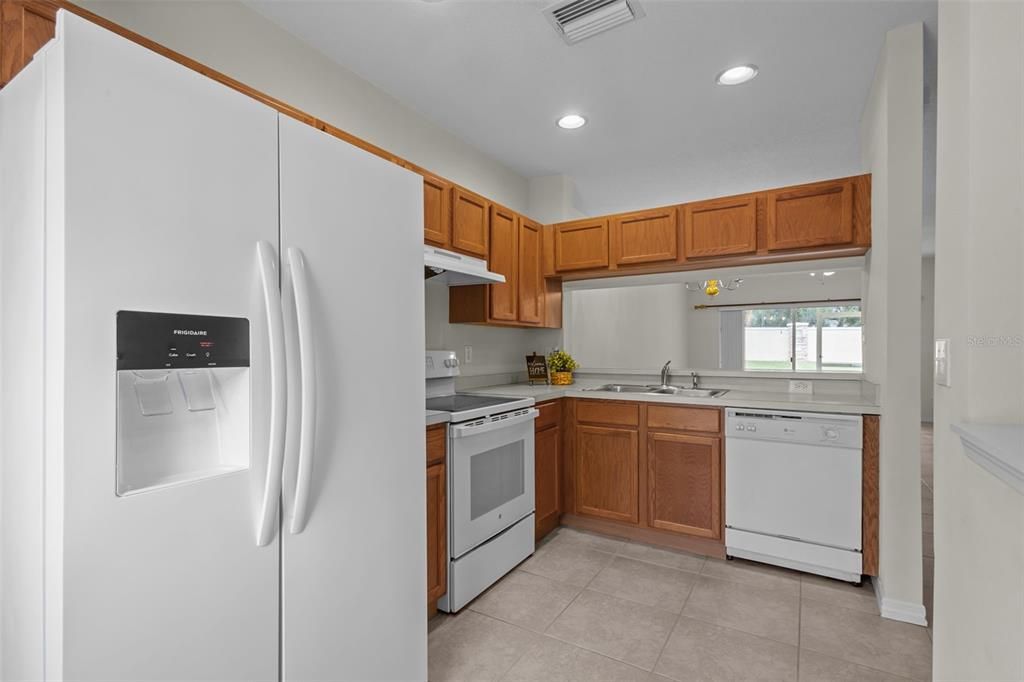 For Sale: $221,900 (2 beds, 2 baths, 1184 Square Feet)