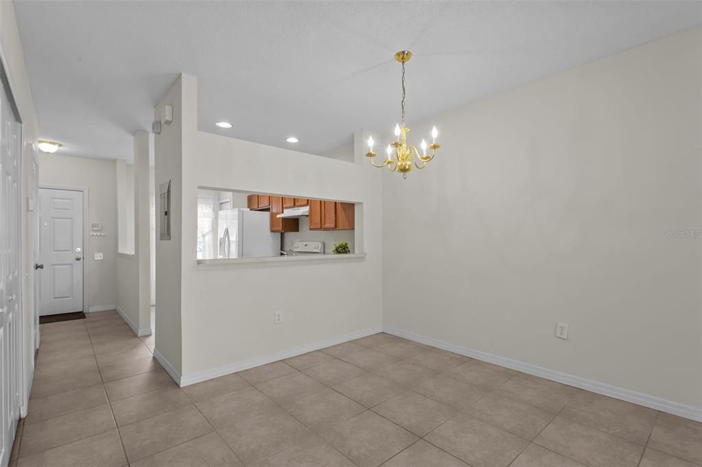 For Sale: $221,900 (2 beds, 2 baths, 1184 Square Feet)