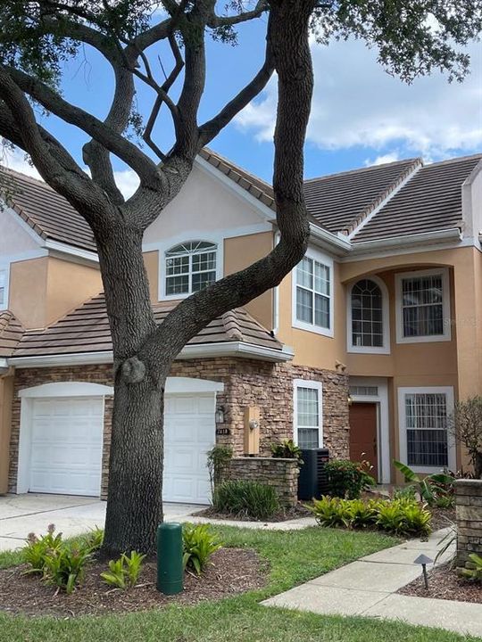 Recently Rented: $2,800 (3 beds, 2 baths, 1985 Square Feet)