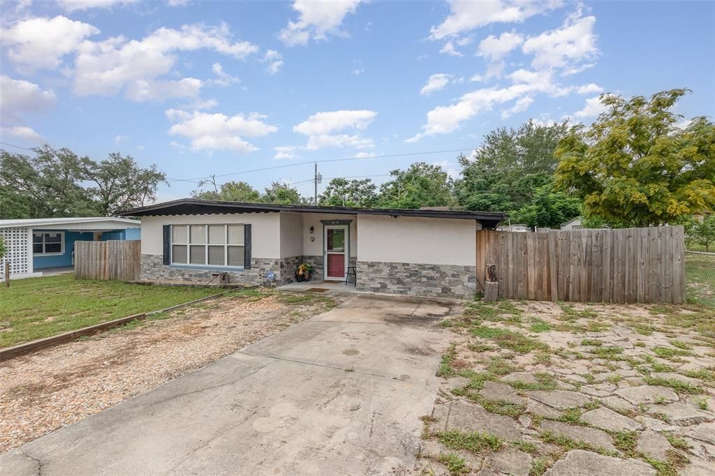 Active With Contract: $329,900 (3 beds, 2 baths, 2066 Square Feet)