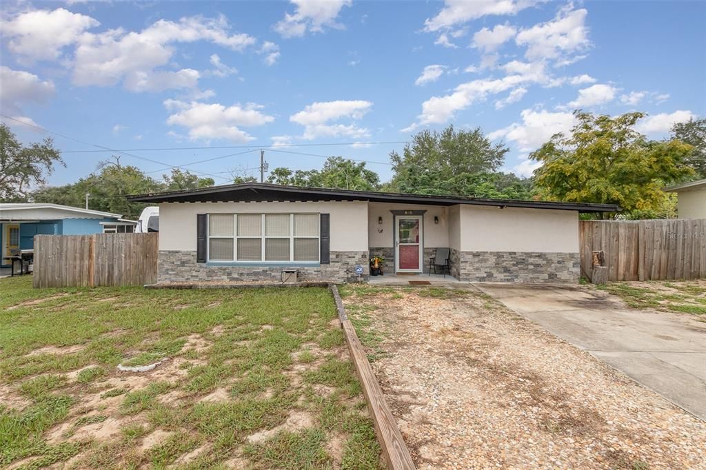 Active With Contract: $329,900 (3 beds, 2 baths, 2066 Square Feet)