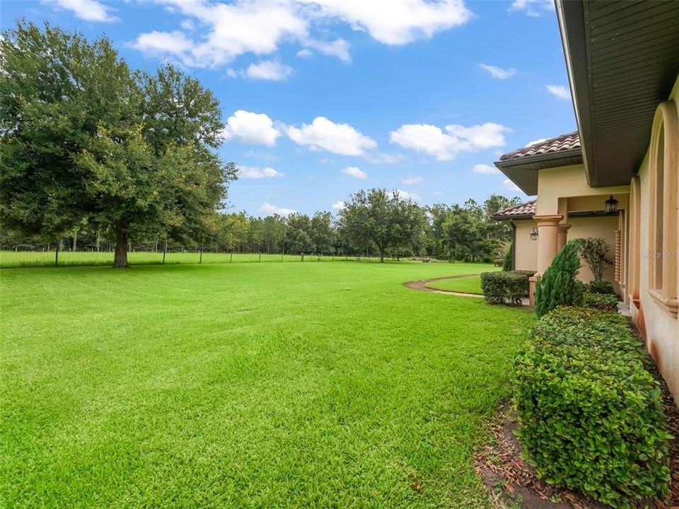 For Sale: $1,100,000 (3 beds, 2 baths, 2891 Square Feet)