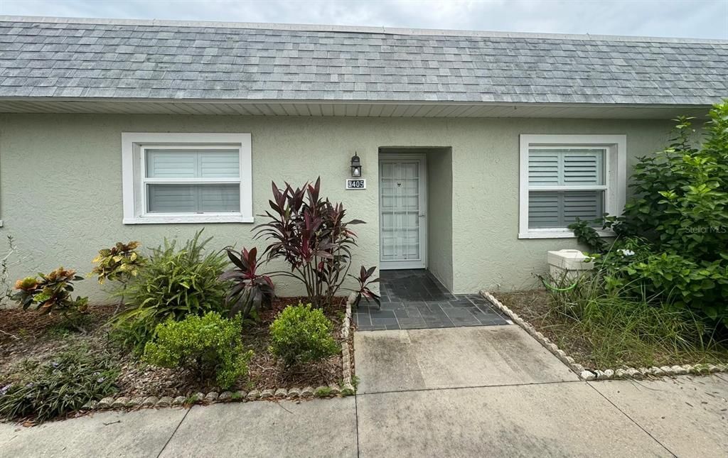 For Rent: $1,900 (2 beds, 2 baths, 956 Square Feet)