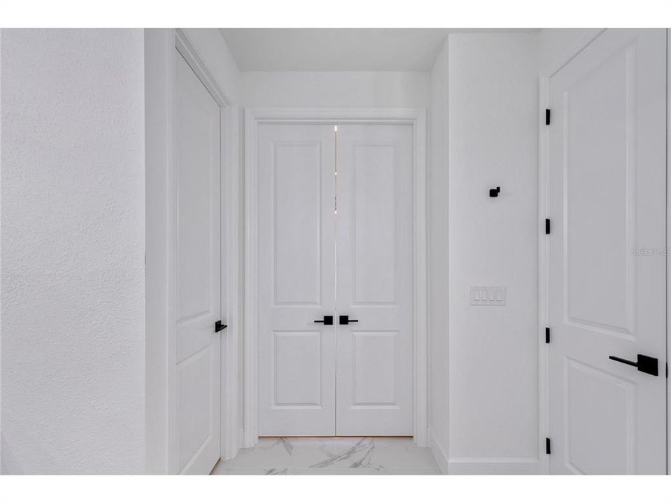 En Venta: $475,000 (3 camas, 2 baños, 1932 Pies cuadrados)