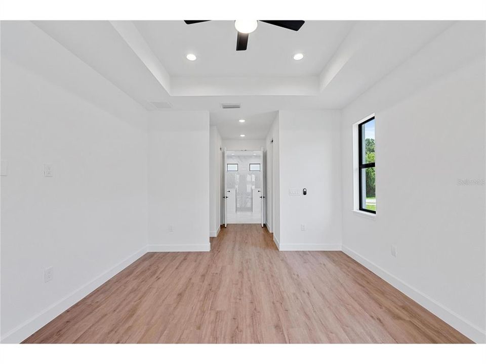 For Sale: $475,000 (3 beds, 2 baths, 1932 Square Feet)