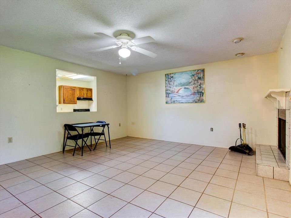 For Sale: $148,000 (2 beds, 1 baths, 1100 Square Feet)