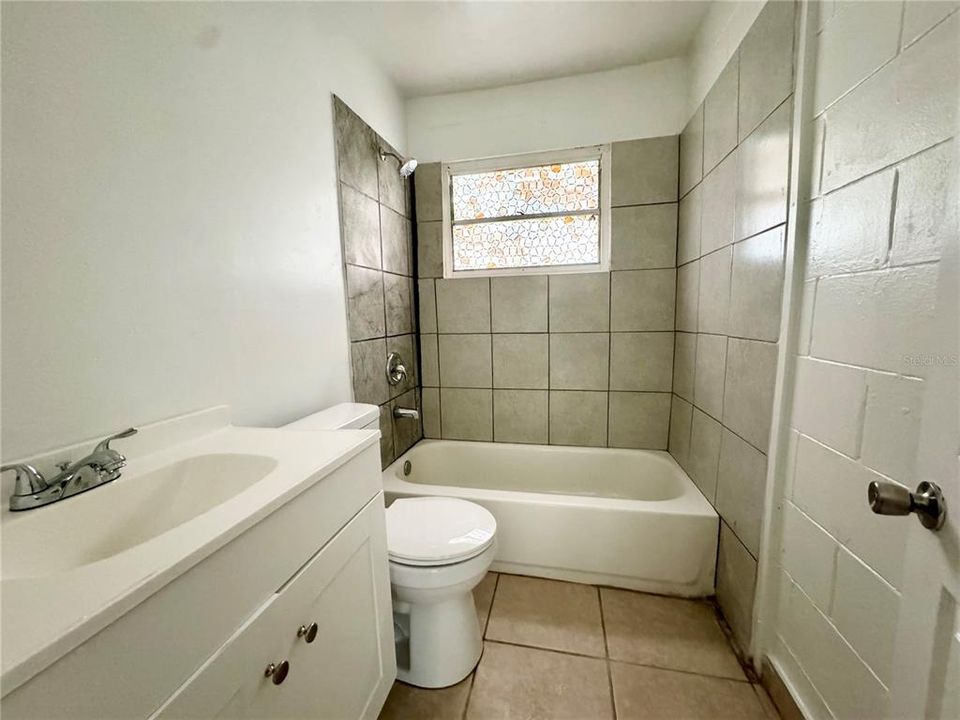 For Rent: $1,200 (2 beds, 1 baths, 624 Square Feet)