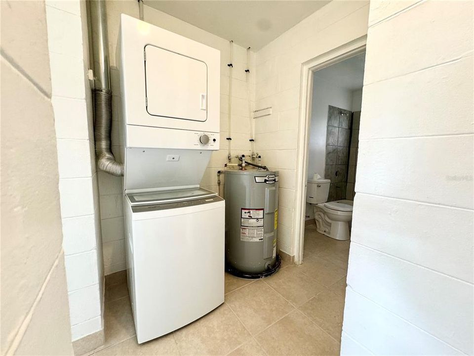 For Rent: $1,200 (2 beds, 1 baths, 624 Square Feet)