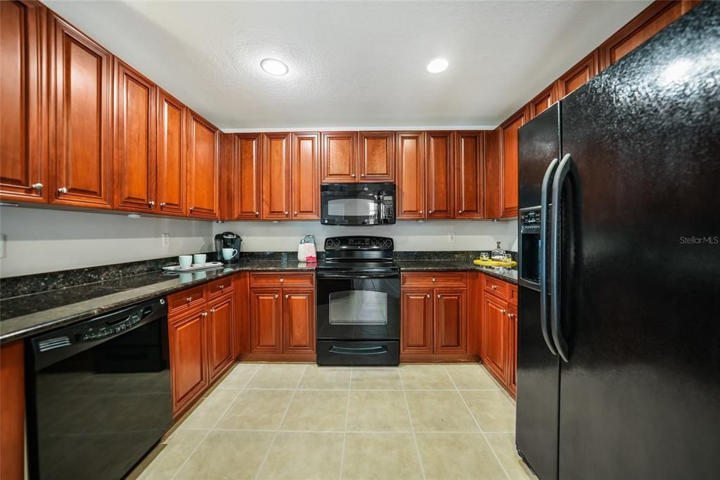 For Sale: $259,000 (2 beds, 2 baths, 1313 Square Feet)