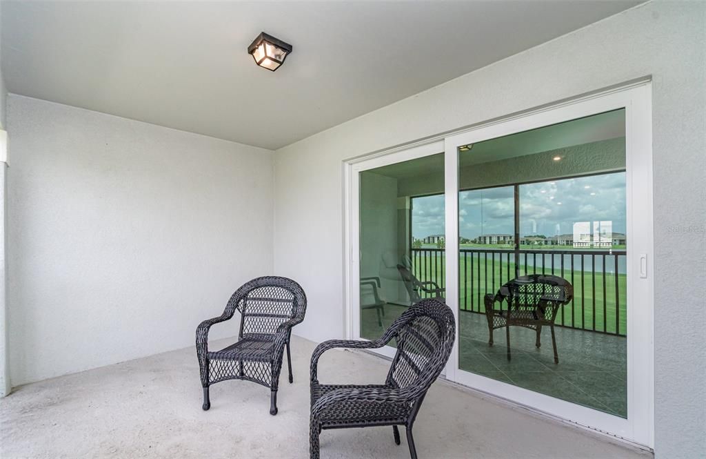 For Sale: $325,000 (2 beds, 2 baths, 1355 Square Feet)